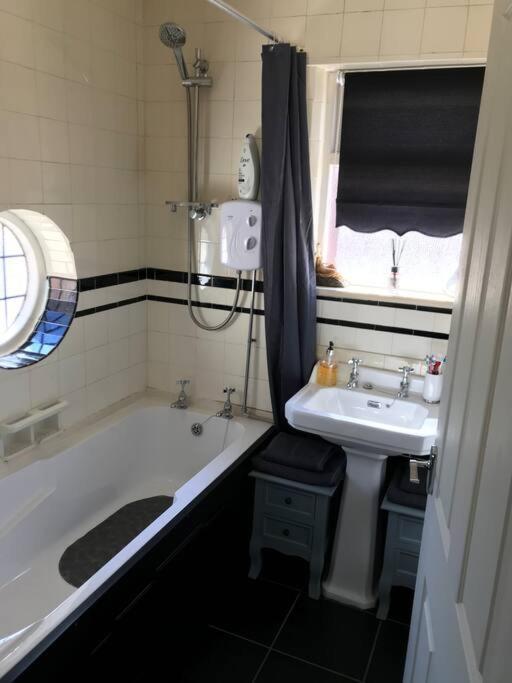 The Beach House South - Blackpool - Entire Holiday Home Extérieur photo